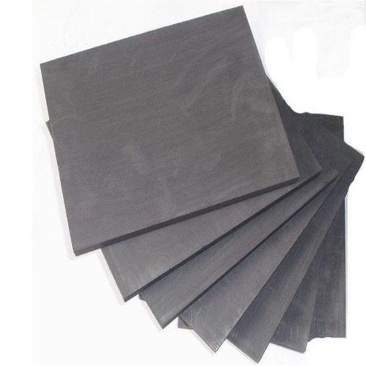 What are the characteristics and main uses of graphite anode plates?